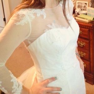 Long Sleeve Wedding Dress- so elegant!!